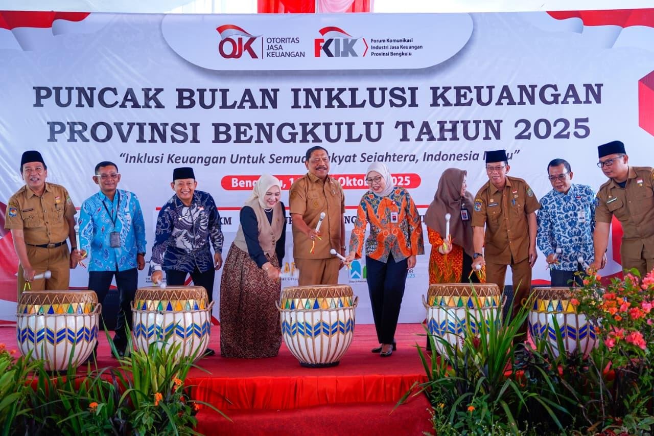 Bulan Inklusi Keuangan Wagub Mian menghadiri puncak bulan inklusi keuangan di kantor Otoristas Jasa Keuangan (OJK) Bengkulu, Selasa 14 Oktober 2025.(Foto/Ist)