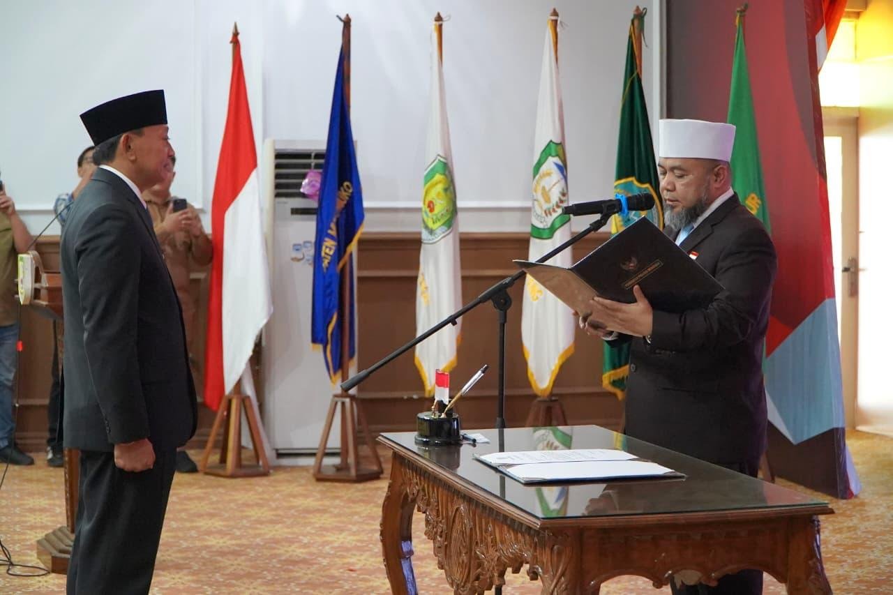 Kepala BPKP Bengkulu Dikukuhkan Gubernur Bengkulu, Helmi Hasan mengukuhkan Kepala Perwakilan BPKP Provinsi Bengkulu, Segimulyo menggantikanFaeshol Cahyo Nugroho, di Bengkulu, Senin 20 Oktober 2025.(Foto/Ist)