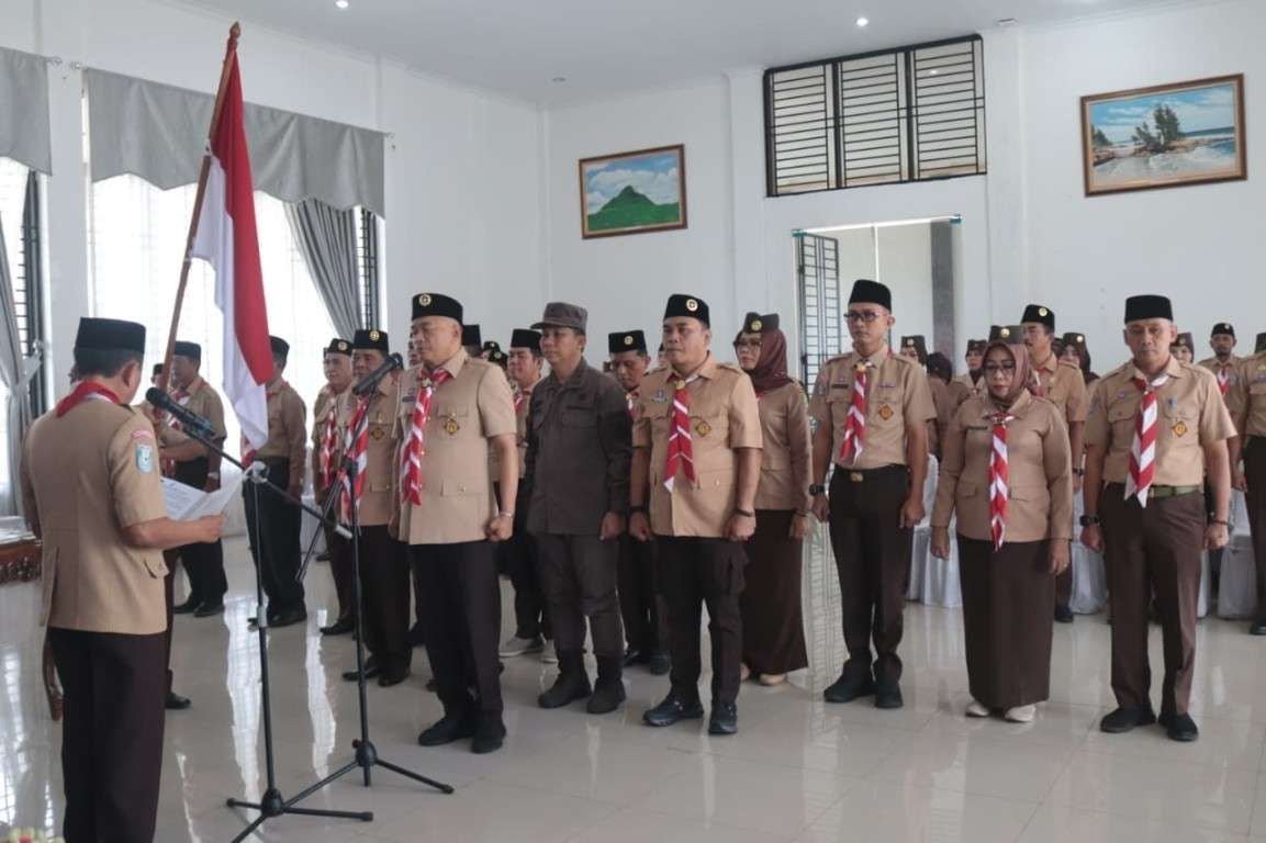 Bupati Rachmat Riyanto dilantik sebagai Ketua Mabicab Pramuka 0701 Bengkulu Tengah dan Wabup Tarmizi sebagai wakil ketua I oleh Kwarda Bengkulu, Hamka Sabri, Jumat 31 Oktober 2025.(Foto/Ist)