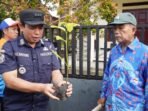 Wali Kota Dedy Canangkan Gerajan Sapoi Suruh Wali Kota Bengkulu, Dedy Wahyudi mencanangkan gerakan menanan satu pohon satu rumah di Kelurahan Sido Mulyo, Kecamatan Gading Cempaka, Kota Bengkulu, Jumat 24 Oktober 2025.(Foto/Ist)