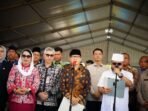 Menteri PDT, Yandri Susanto didampingi Gubernur Helmi Hasan dan anggota DPD-RI dapil Bengkulu, Desta dan Leni Jhon Latif pada acara Festival Bangun Desa di Kabupaten Seluma, Minggu 16 November 2025.(Foto/Ist)