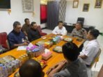 Stafsus Ketua DPD-RI, Brigjen Pol Esmed tengah melakukan pertemuan dengan pihak terkait untuk mendapat informasi akurat terkait kasus penembakan lima petani Pino Raya oleh petugas keamanan PT ABS beberapa hari lalu.(Foto/DPD-RI)