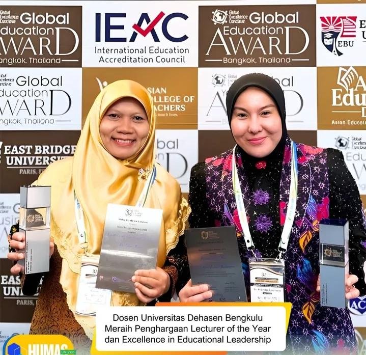 Dua dosen Universitas Dehasen (Unived) Bengkulu, yakni Dr Rita Prima Bendriyanti dan Dr Citra Dewi meraih menghargaan internasional atas dedikasi mereka mengabdi di dunia pendidikan. Penghargaan ini mereka terima di Thailand pada 6 Desember 2025 lalu.(Foto/Ist)