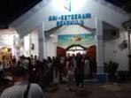 Salah satu gereja di Kota Bengkulu, pada Rabu (24/12/2025) malam dipadati jemaat untuk melaksanakan ibadah Natal dan kondisi ini berlangsung hingga Kamis (25/12/2025).(Foto/Ist)