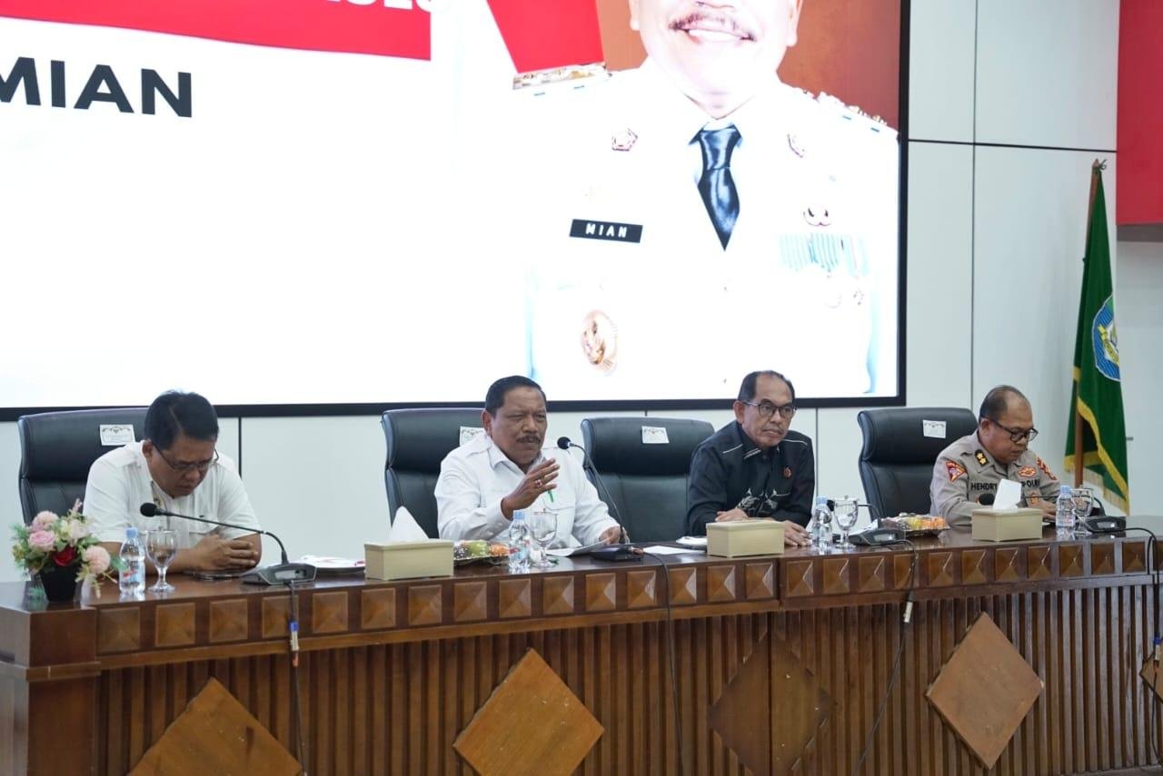 Wagub Bengkulu, Mian pimpin Rakor terkait rencana penanaman pohon seretak di atas lahan bekas tambang dan perkebunan di Provinsi Bengkulu, Jumat 19 Desember 2025.(Foto/Ist)