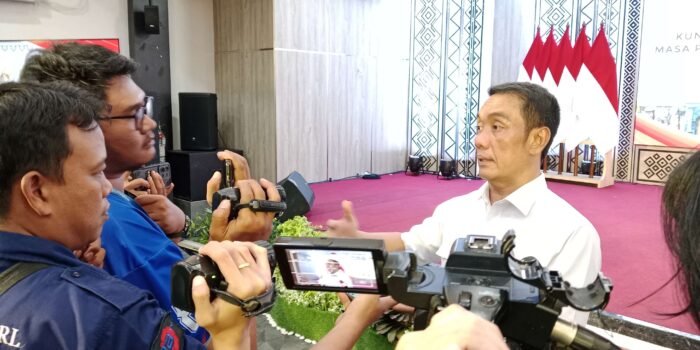 Anggota Komis XI DPR Rozi Amru Wakil Ketua Komisi DPR-RI, Rozi Amru saat ditanya wartawan terkait empat warga Bengkulu tertipu di Kamboja ketika berkunjung ke Bengkulu, Jumat 31 Januari 2026.(Foto/Ist)