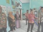Asisten III Pemkab Kaur, Herwan melakukan sidak ke Puskesmas Muara Sahung untuk memastikan pelayanan kesehatan di fasilitas kesehatan berjalan baik sesui harapan masyarakat.(Foto/Ist)