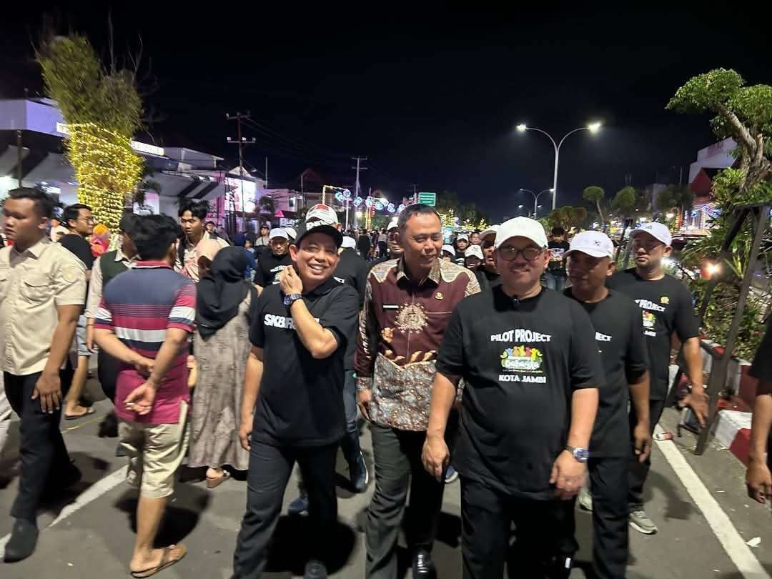 Kawasan Belungguk Point menjadi salah satu ekonomi kreatif baru di Kota Bengkulu, Ratusan UMKM yang menawarkan berbagai produk manakan dan minuman kepada pengunjung sehingga perputaran ekonomi sangat baik.(Foto/Ist)