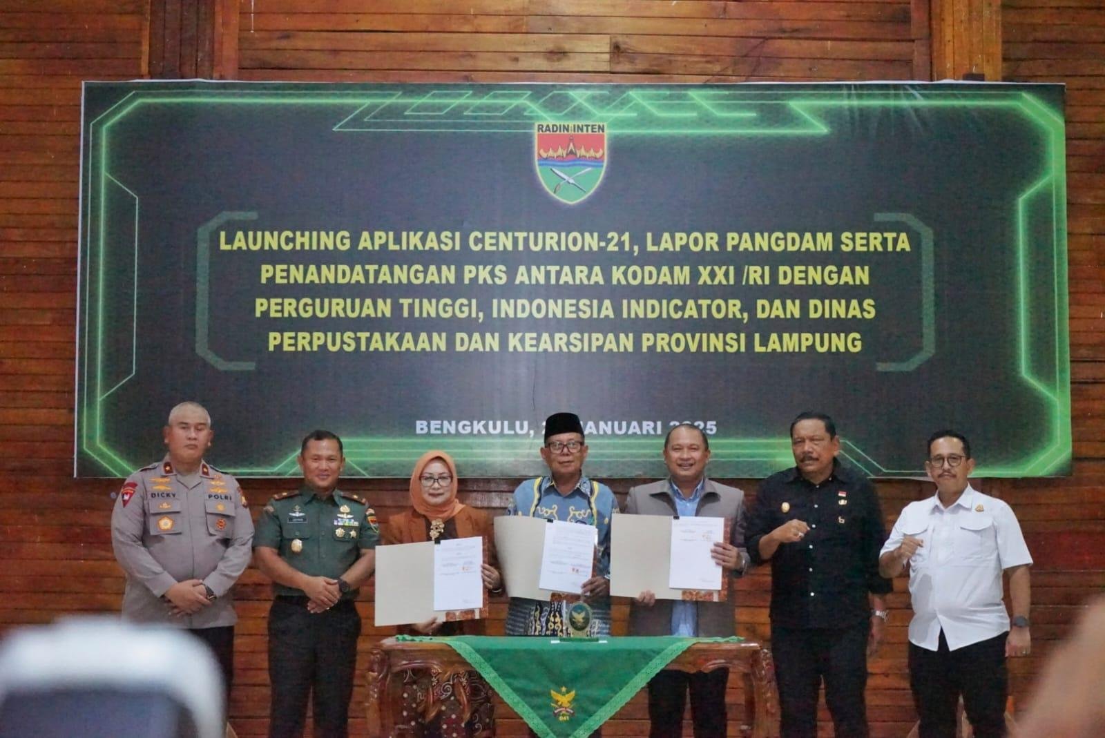 Korem 041 Gamas Bengkulu menjalin kerja sama dengan sejumlah perguruan tinggi untuk mendukung sosialisasi dan pendampingan program kedaulatan pangan melalui sinergi KKN mahasiswa, salah satunya Universitas Bengkulu (Unib). Penandatangan naskah kerja sama antara Korem 041 Gamas Bengkulu dengan perguruan tinggi tersebut, dilakukan di Makorem Bengkulu.(Foto/Ist)