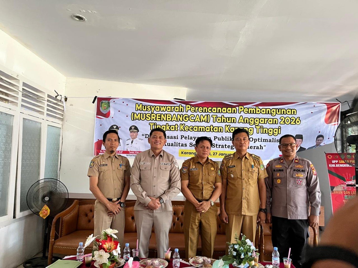 Ketua DPRD Bengkulu Tengah, Fepi Suheri (kedua dari kiri) saat menghadiri Musrenbang Kecamatan Karang Tinggi.(Foto/Ist)