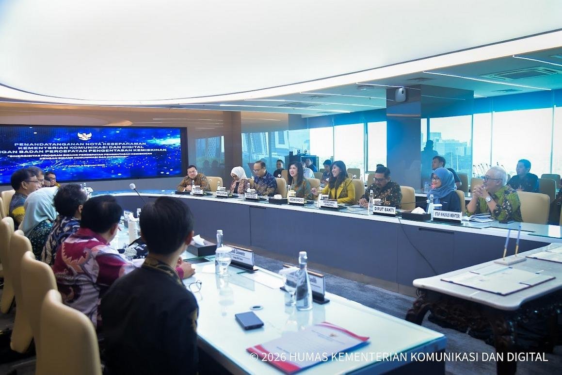 Menteri Komdigi Meutya Hafid mengatakan kolaborasi lintas kementerian dan lembaga menjadi prasyarat utama dalam mempercepat pengentasan kemiskinan, terutama melalui pemanfaatan teknologi digital yang terintegrasi dalam sistem pemerintahan.(Foto/Humas Kemkomdigi)