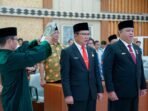 Zulhendri dilantik sebagai Kepala Dinas Dikbud Provinsi Bengkulu (kanan) dan Yusman (kiri) dilantikan sebagai Kepala Dinas Kesehatan Provinsi Bengkulu. Dua pejabat ini dilantikan mengisi jabatan eselon II yang sudah lama kosong.(Foto/Ist)
