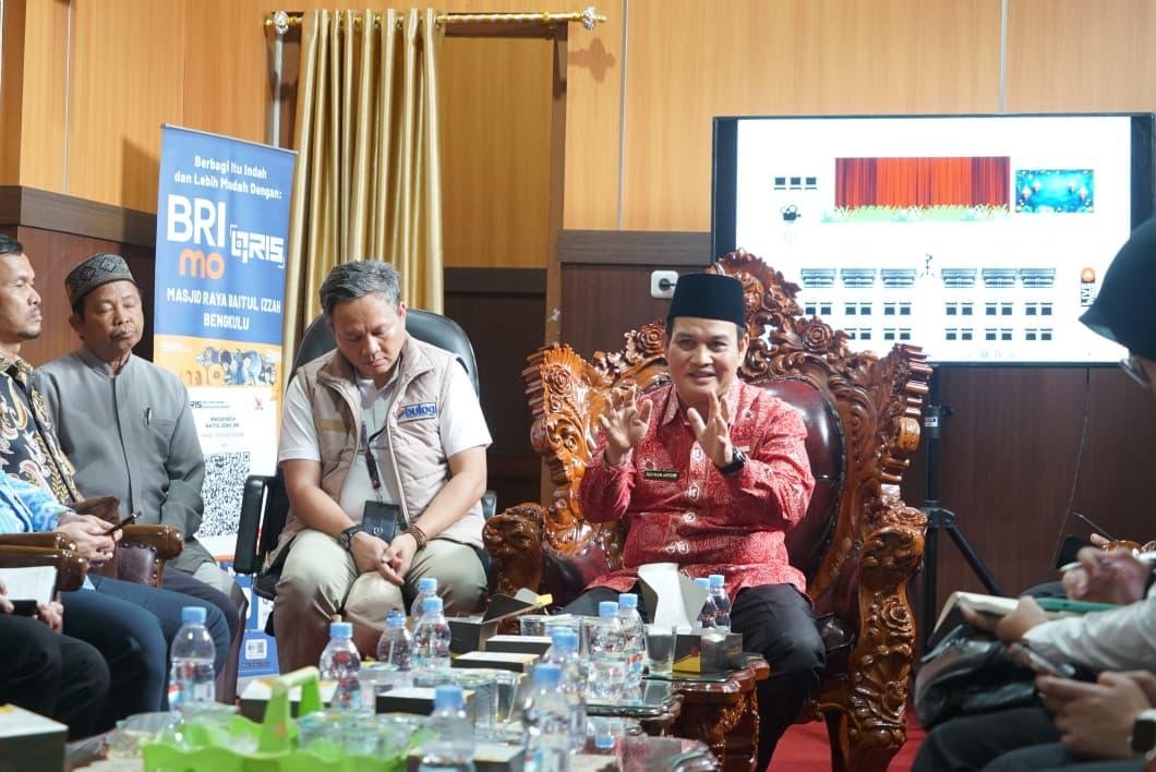 Pelaksana tugas Sekdaprov Bengkulu, Herwan Antoni memberikan arahan persiapan pelaksanaan menghadapi Safari Ramadan selama bulan puasa di Masjid Raya Baitul Izzah, Kota Bengkulu.(Foto/Ist)