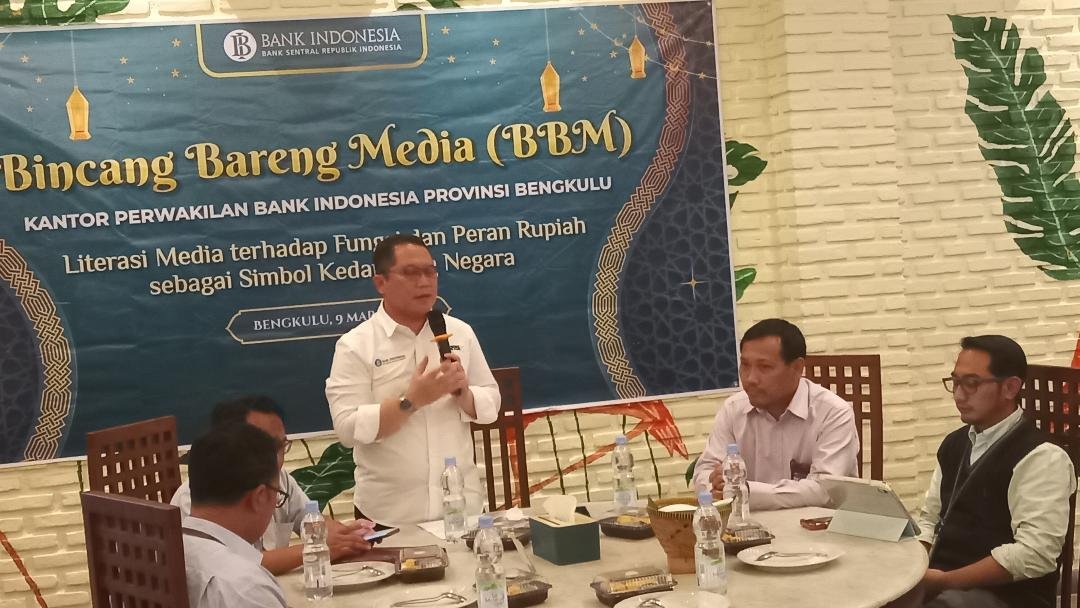 Kepala Perwakilan Bank Indonesia Bengkulu, Wahyu Juwana Hidayat menjelaskan kepada pers terkait jumlah uang yang disiapkan untuk melayani penukaran uang dari masyarakat menghadapi Idulfitri 1447 Hijriah di daerah ini.(Foto HB/Usmin)