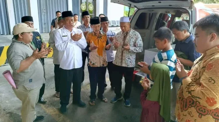 Rombongan penjemputan jenazah TKI asal Bengkulu Utara meninggal di Malaysi tiba di Bandara Fatmawati Soekarno.(Foto/Ist)