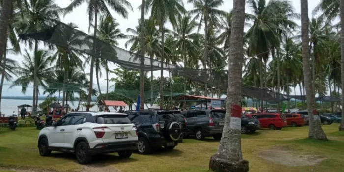 Salah satu objek wisata pantai di Bengkulu, sepekan setelah Idulfitri 1447 Hijriah masih ramai dikunjungi masyarakat.(Foto/Ist)