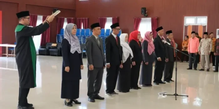 Sejumlah Warek dan Dekan Universitas Islam Negeri Fatmawati Soekarno (UINFAS) Bengkulu masa bakti 2026-2030 oleh Rektor UINFAS Bengkulu, Khairuddin.(Foto/Ist)