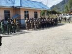 Anggota TNI dan Polri melakukan patroli gabungan Ops Damai Cartenz 2026, untuk memastiikan stabilitas keamanan terjaga baik di Sugapa, Intan Jaya, Provinsi Papua Tengah.(Foto/Ist)