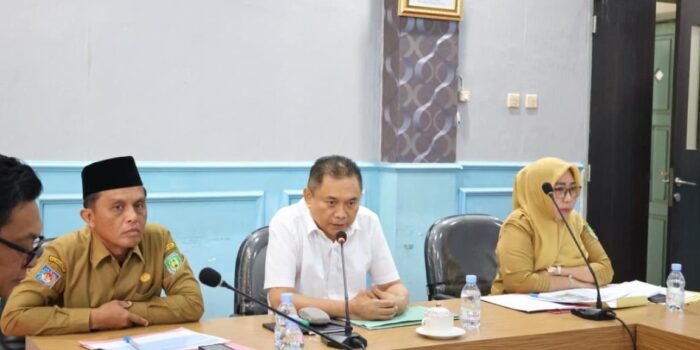 Bupati Bengkulu Tengah, Rachmat Riyanto memimpin rapat peningkatan sektor pariwisata di wilayah tersebut.(Foto/MC Pemkab Benteng)