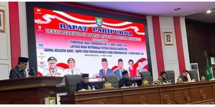 DPRD Provinsi Bengkulu menggelar rapat paripurna masa sidang II tahun 2026 untuk menentukan arah kerja legislatif beberapa bulan kedepan dengan fokus pengawasan dan efisiensi anggaran.(Foto/Ist)