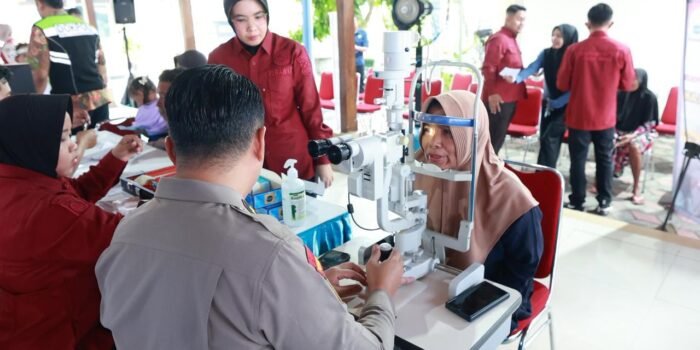 Kepolisian Daerah (Polda) Jawa Timur menggelar bakti sosial dan bakti kesehatan dihadiri ribuan warga Nganjuk.(Foto/Ist)