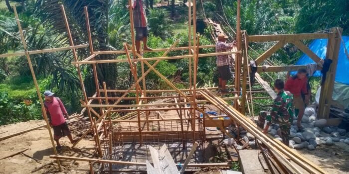 Pembangunan Jembatan Gantung Garuda yang menghubungkan Kabupaten Bengkulu Selatan dengan Kabupaten Kaur segera rampung.(Foto/Ist)