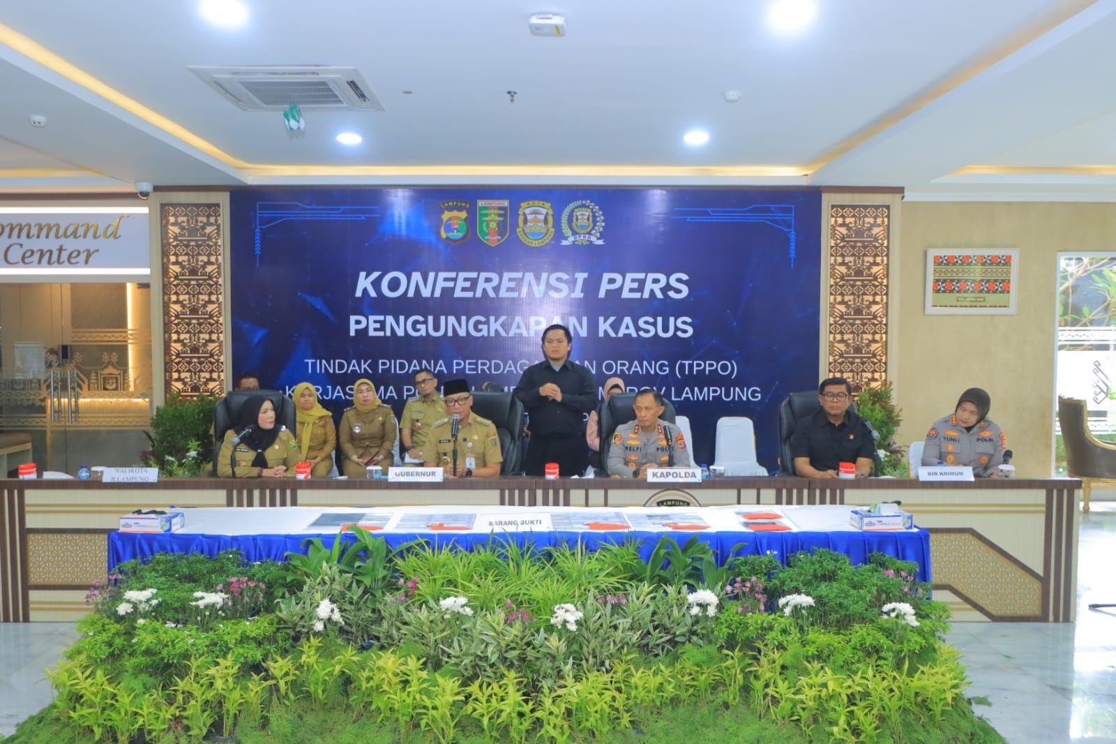 Kapolda Lampung TPPO Kapolda Lampung, Irjen Pol Helfi Assegap menggelar konferensi pers atas keberhasilan mengungkap kasus TPPO Anak Di Bawah Umur, di Mapolda setempat.(Foto/Ist)