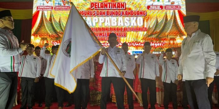Pengurus dan Bundo Kanduang Ikatan Keluarga Padang Panjang, Batipuh X Koto (IKAPPABASKO) Provinsi Bengkulu, masa bakti 2026–2031, dilantik.(Foto/Ist)
