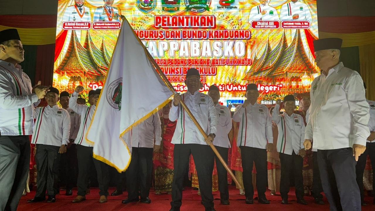 Pengurus dan Bundo Kanduang Ikatan Keluarga Padang Panjang, Batipuh X Koto (IKAPPABASKO) Provinsi Bengkulu, masa bakti 2026–2031, dilantik.(Foto/Ist)