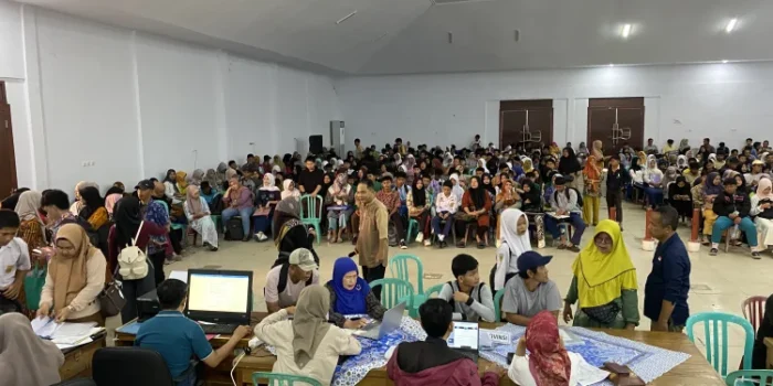 Ratusan pelajar datangi Kantor Diknas Provinsi Bengkulu, sampaikan keluhan kesulitan akses untuk mendaftar SPMB secara daring.(Foto/Ist)