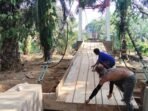Pembangunan jembatang gantung Garuda di Desa Pagar Ruyung, Batik Nau, Bengkulu Utara yang dikerjakan TNI AD bersama masyarakat saat ini mendekati rampung 100 persen.(Foto/Ist)
