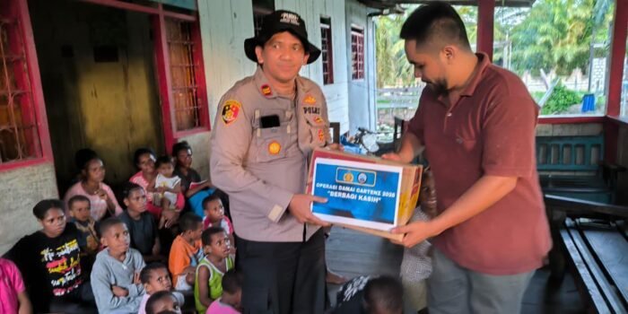 Satgas Operasi Damai Cartenz 2026 menyasar Panti Asuhan Muhammadiyah Arso X dan Panti Asuhan Shalom Arso VIII untuk menghibur anak-anak Papua.(Foto/Ist)
